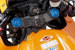 Puig Kroonplaatcover Carbon Look Honda VFR800 (02-13) 12 Puig Kroonplaatcover Carbon Look Honda VFR800 (02-13) -Goedhart Motoren 1 prot 42 0b4c